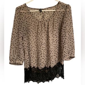 Maurice’s open-back sheet top size small brown with black polka dots